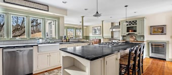 Waterfront 4-BR Retreat Minutes to Okemo