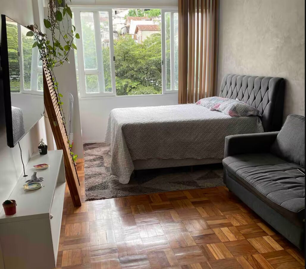 Iron/ironing board, internet, bed sheets