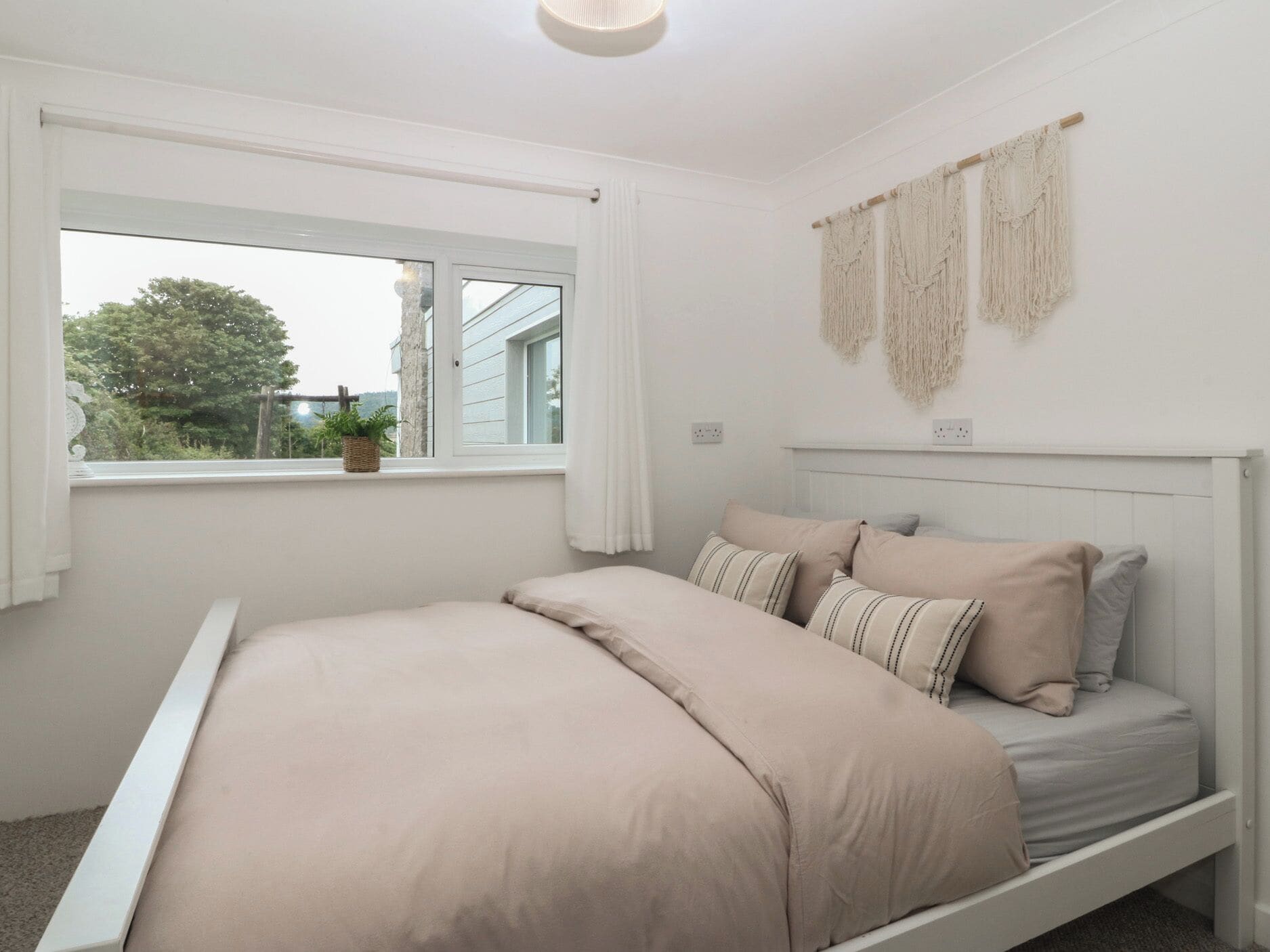 4 bedrooms, WiFi (free), individually decorated, individually furnished