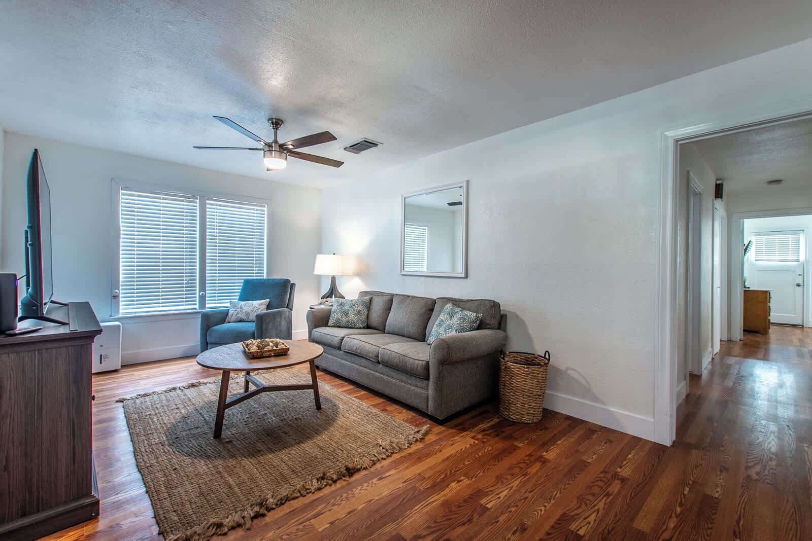 House, Multiple Beds, Kitchen, Garden View (4317 Harry) | Living area