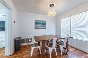 Rumah, Beberapa Tempat Tidur, dapur, pemandangan kebun (4317 Harry) | Tempat makan