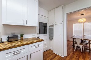 Rumah, Beberapa Tempat Tidur, dapur, pemandangan kebun (4317 Harry) | Interior