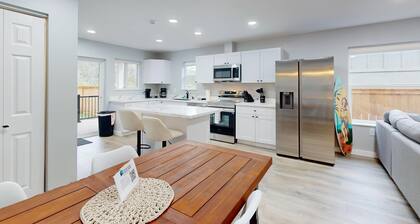 NEW! 2bd, 2ba, A/C, EV Charger, Near Beach (WBC)