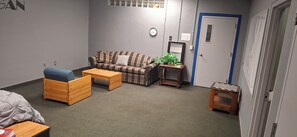 Interior - Off I-90 Cozy 1-bedroom building in soothing Magnolia with central AC and heat (Magnolia)