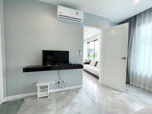 Family Villa, 2 Bedrooms, Kitchen | Living area - Larnthong Villas (Ko Samui)