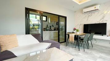Family Villa, 2 Bedrooms, Kitchen | Living area