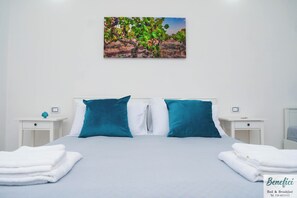 Room - Vrbo Property (Maruggio)