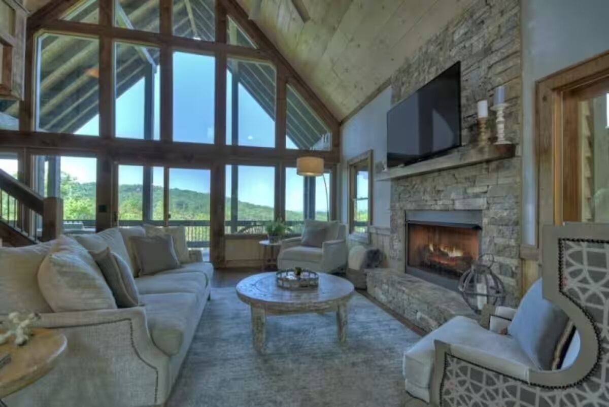 Smart TV, fireplace, table tennis