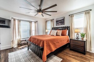 2 bedrooms, individually decorated, individually furnished