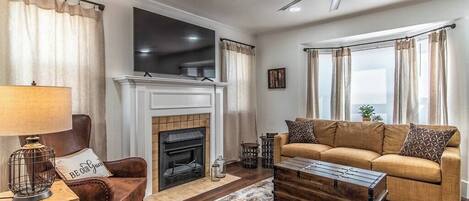 Condo, Multiple Beds, Kitchen, Garden View (1117 Ocean A) | Living area