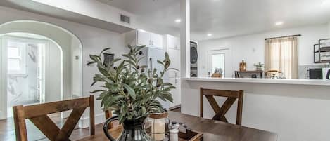 Condo, Multiple Beds, Kitchen, Garden View (1117 Ocean A) | Dining