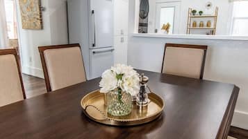 Condo, Multiple Beds, Fireplace, Garden View (1117 Ocean B) | Dining