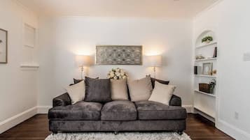 Condo, Multiple Beds, Fireplace, Garden View (1117 Ocean B) | Living area
