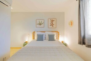 Apartment | 2 bedrooms, laptop workspace, iron/ironing board, bed sheets - Charming 2bdr/4p Apartment - Saint-tropez (Saint-Tropez)