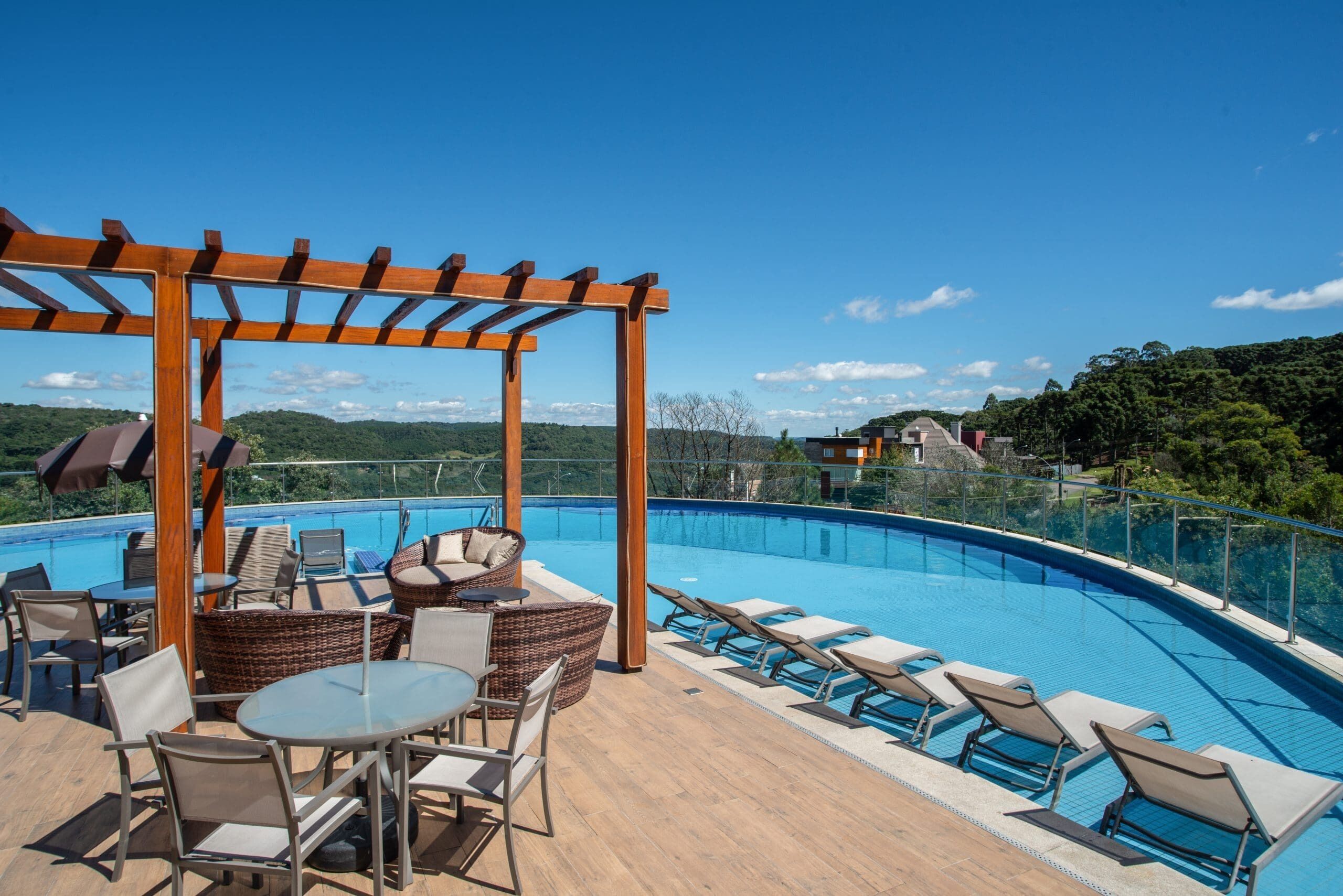 2 indoor pools, 2 outdoor pools