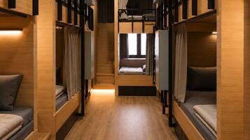 Standard Dormitory Female | 免费 WiFi、床单