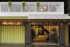 Exterior - Blue Dream Hostel Khaosan (Bangkok)