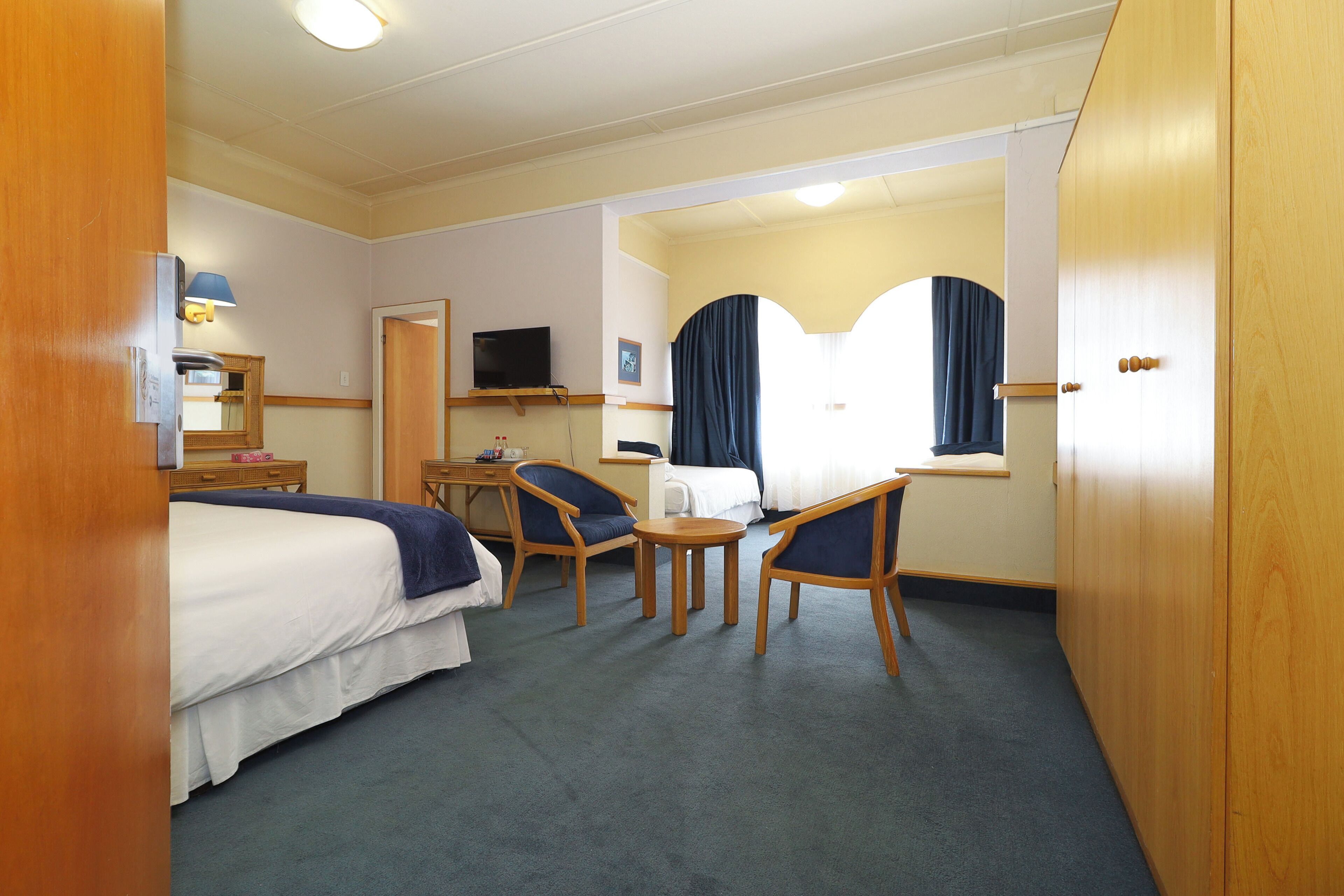 Family Room, Multiple Beds, Non Smoking | Minibar, in-room safe, desk, laptop workspace