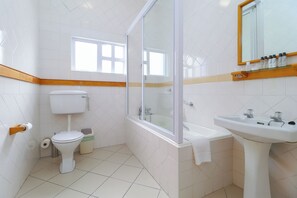 Bathroom - The Humewood Hotel (Gqeberha)