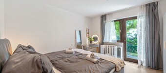 Landhaus Gisela 2.0 – Apartment 1, 3 Bedrooms, Terrace with Garden, Newly Renovated, Central