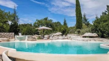Piscine extérieure