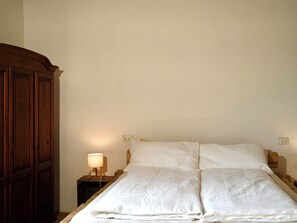 Room - Vrbo Property (Piegaro)
