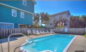 Outdoor pool - Ocean Sands 4 Bedroom Private Pool In Culdesac Walk to Beach! The Drift - Woods (COROLLA)