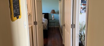 Now booking summer! Lakeside retreat on Clear Lake