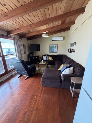 Smart TV, DVD player, video library