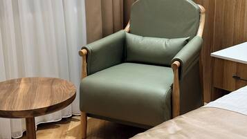 Standard Twin Room, City View | Interior