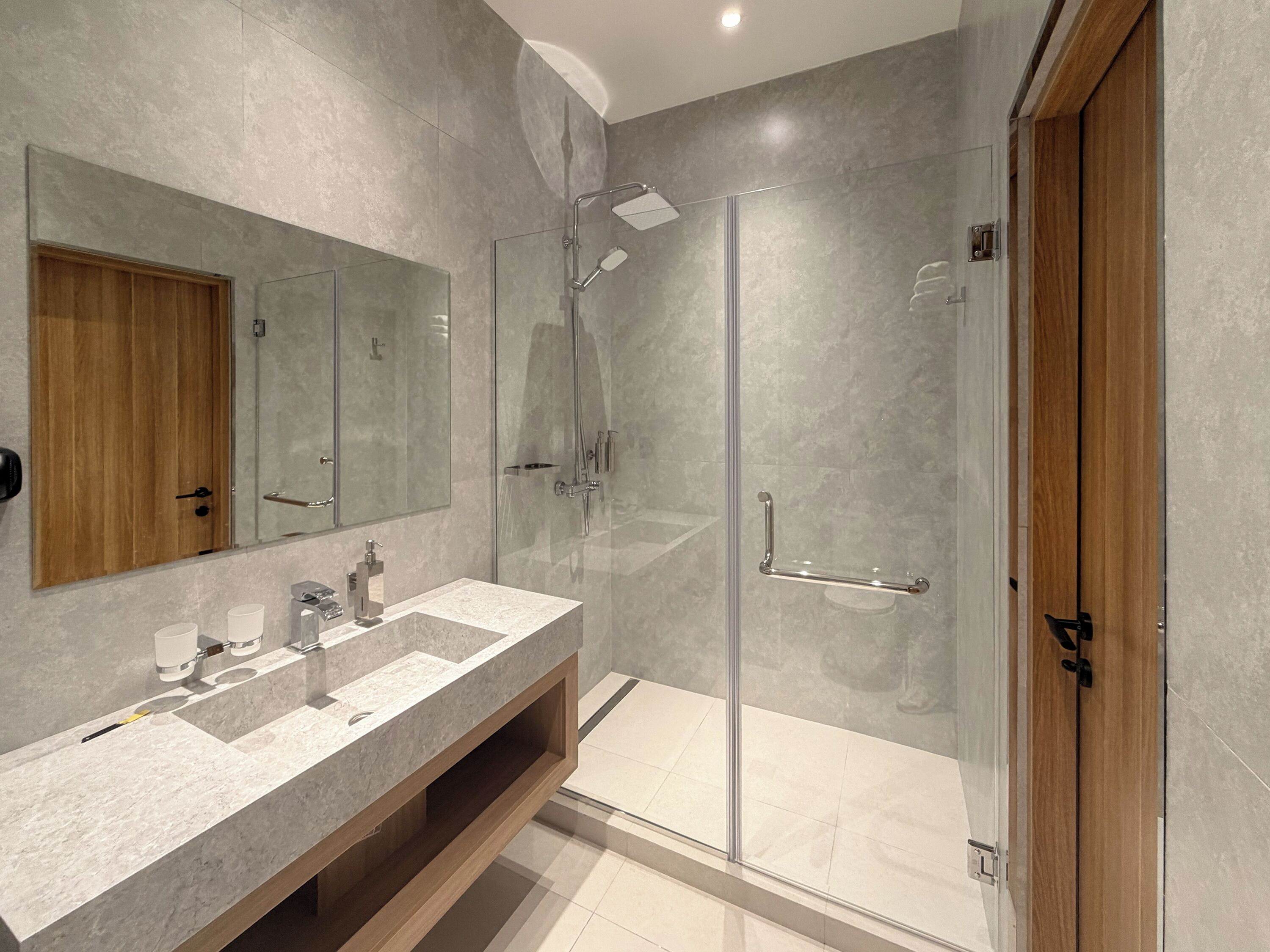 Shower, free toiletries, hair dryer, slippers