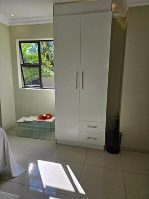 Studio, 1 Bedroom, Private Pool | Interior - Aquasaints Sandton Logde (Johannesburg)