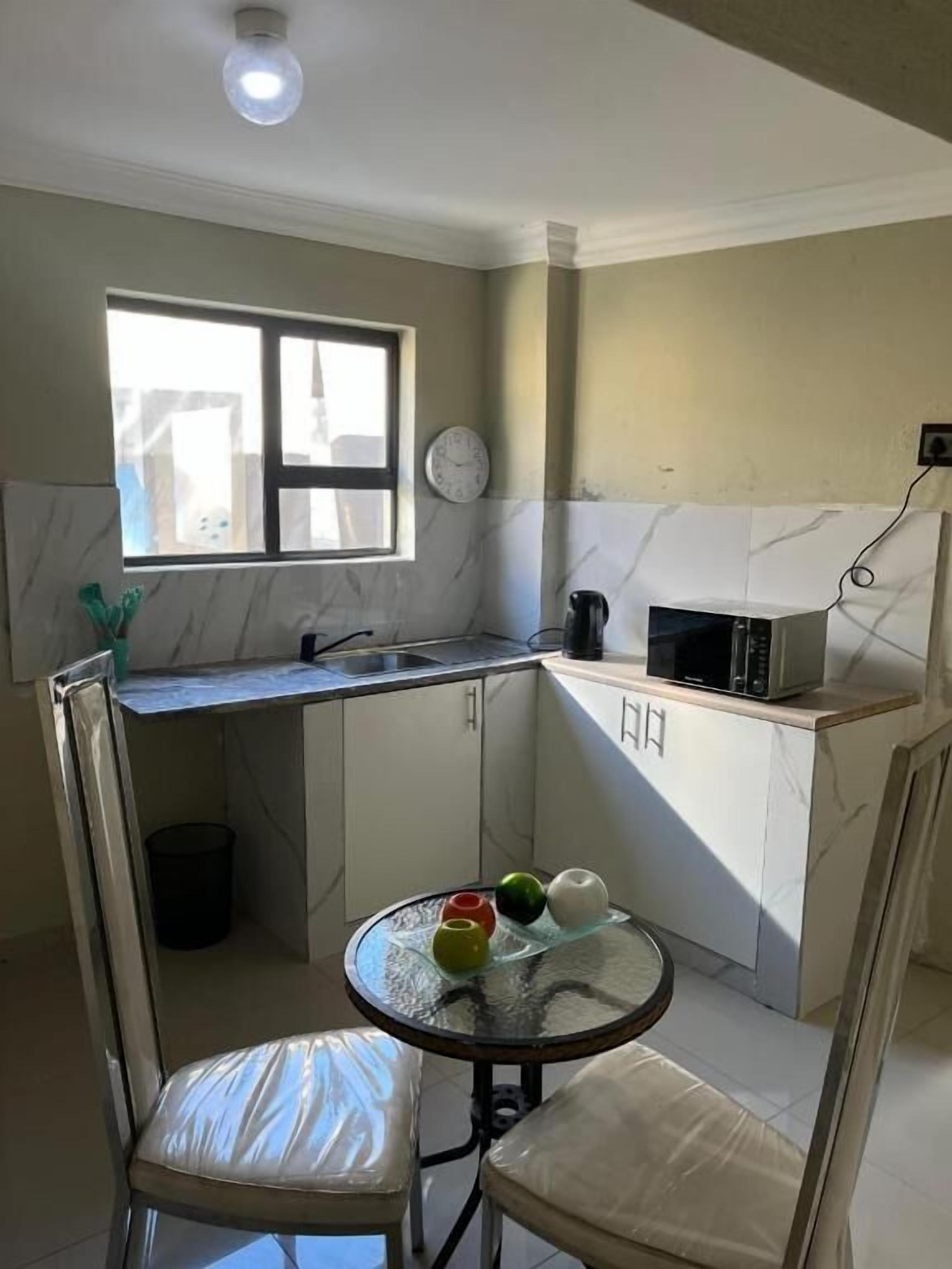 Studio, 1 Bedroom, Private Pool | Private kitchen