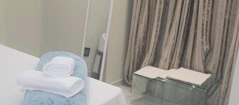 Aquasaints Sandton Logde