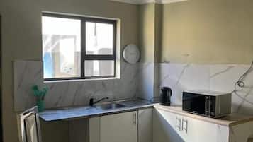 Studio, 1 Bedroom, Private Pool | Private kitchen