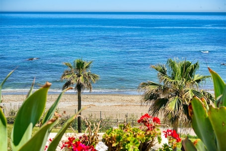 Beach nearby. 3180 Duplex Penthouse with Panoramic Sea Views