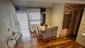 Dining - Casa perto das Cataratas e Marco das 3 Fronteiras (Foz do Iguaçu)