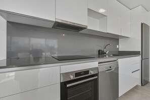 Fridge, microwave, oven, stovetop - 3024 Bright Apartment with Terrace and Pool (Bel-Air)