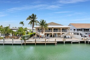 Exterior - Chasing Sunsets - 3Bedrooms with Dock and Cabana Club access in Key Colony Beach (Key Colony Beach)