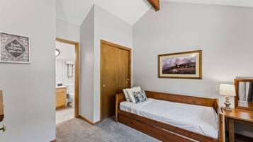 Cuna de viaje, wifi y ropa de cama