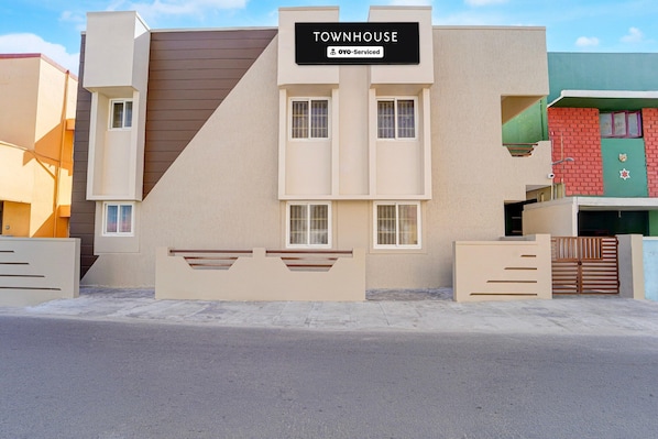 House | Exterior - Classic Saibaba Colony Bus Terminal (Coimbatore)