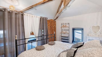 WiFi, bed sheets