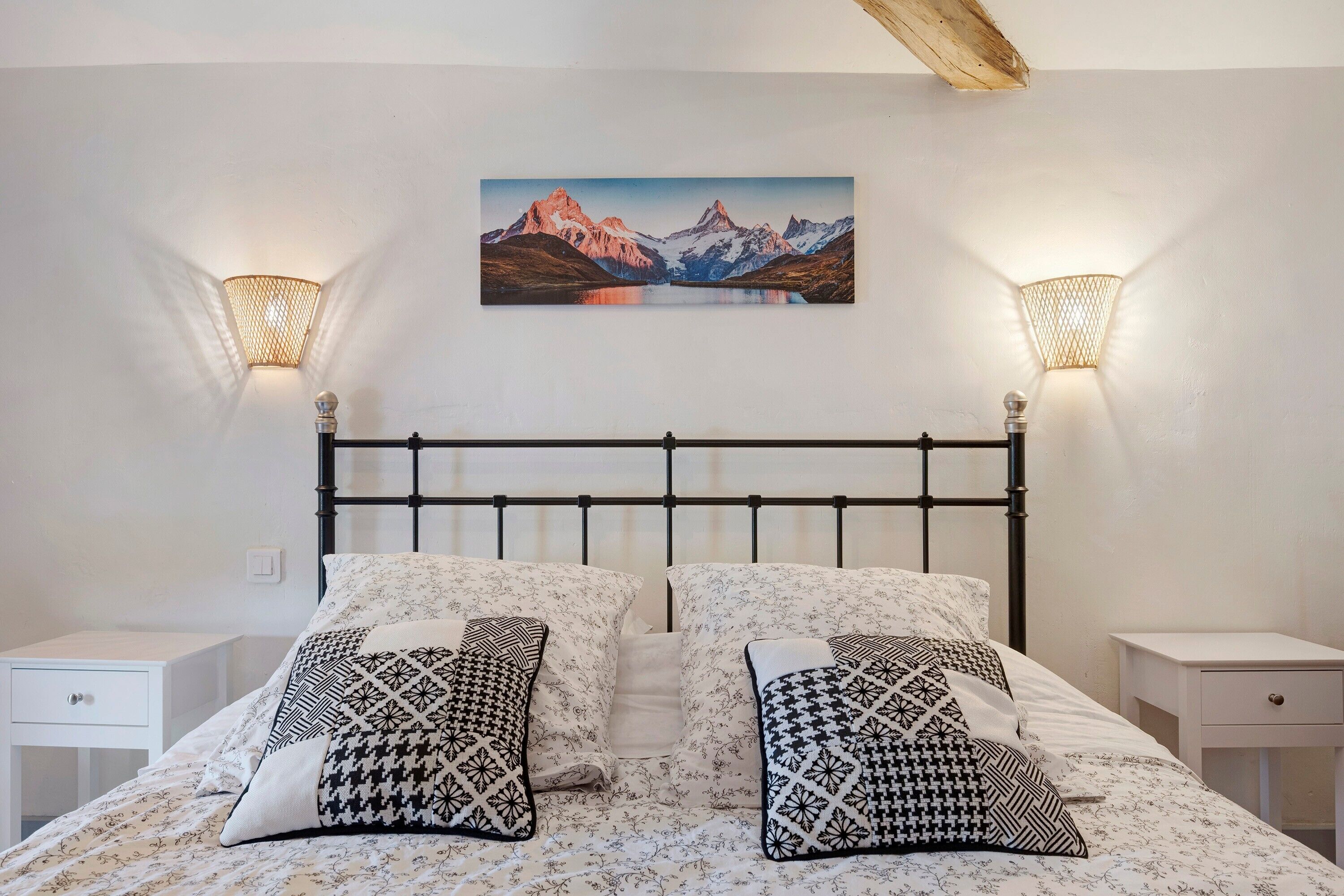 WiFi, bed sheets