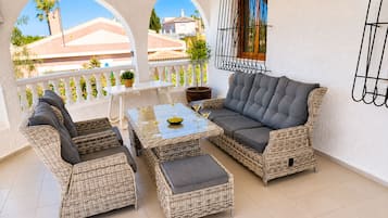 Chalet, 3 Bedrooms, Smoking, Private Pool | Balkoni