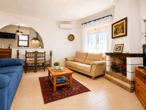 Chalé, 3 quartos, para fumantes, piscina particular | Sala de estar