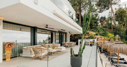 Modern Luxury Villa with Panoramic View