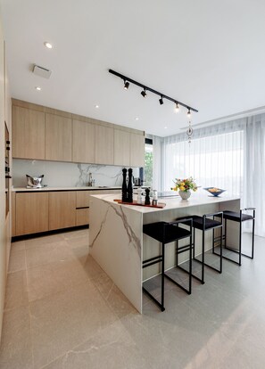 Full-size fridge, microwave, oven, stovetop - Modern Luxury Villa with Panoramic  View (Marbella)