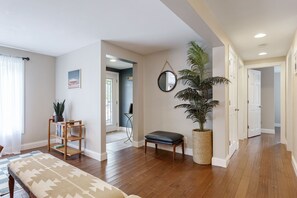 Interior - Long Lake Escape: 4BR Modern Home 15 Min to Downtown Traverse City (Grawn)