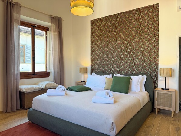 Room - Elegant & Spacious 3BR with Terrace in city center ✺ WI-FI ✺ AC ✺ (Firenze)