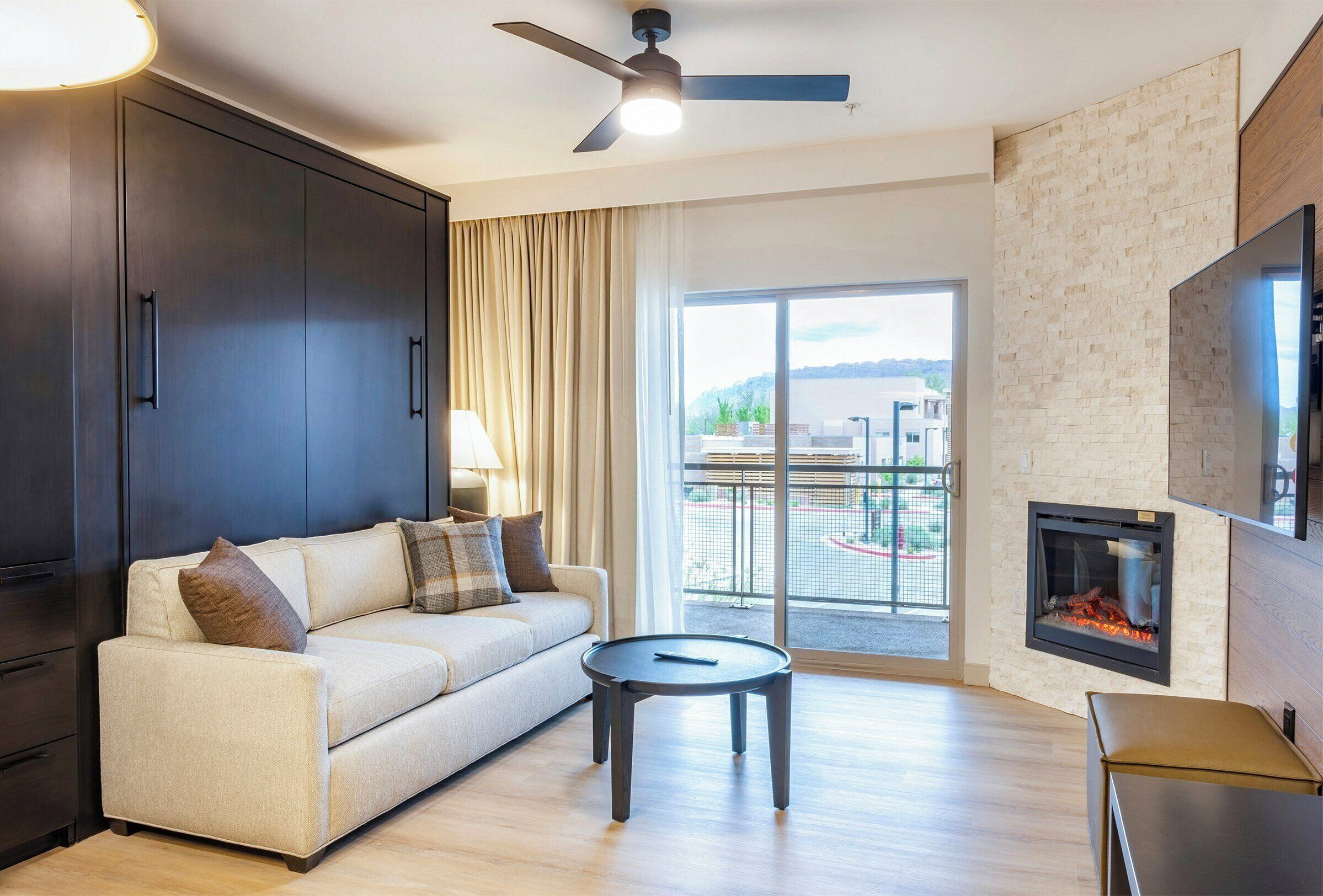 Standard Studio | Living room